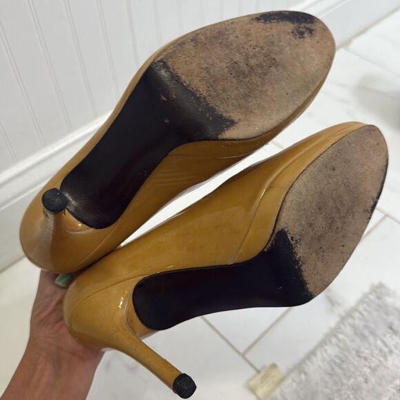 Stuart Weitzman Classic Tan Heels Size 8 Leather Patent Heels - Great Condition - Picture 5 of 6